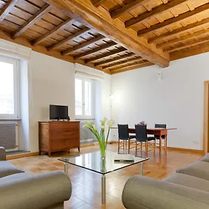 Pantheon Apartment